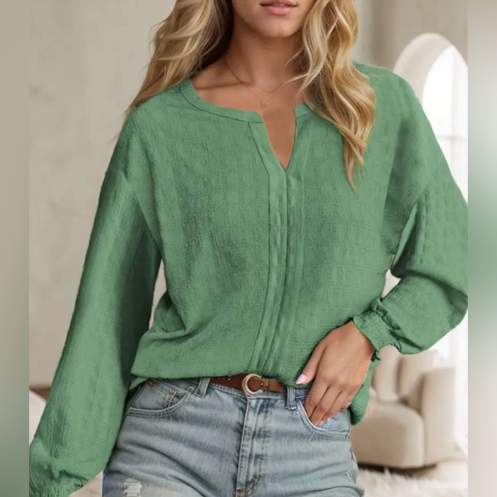 NWT Green Textured Women's Top